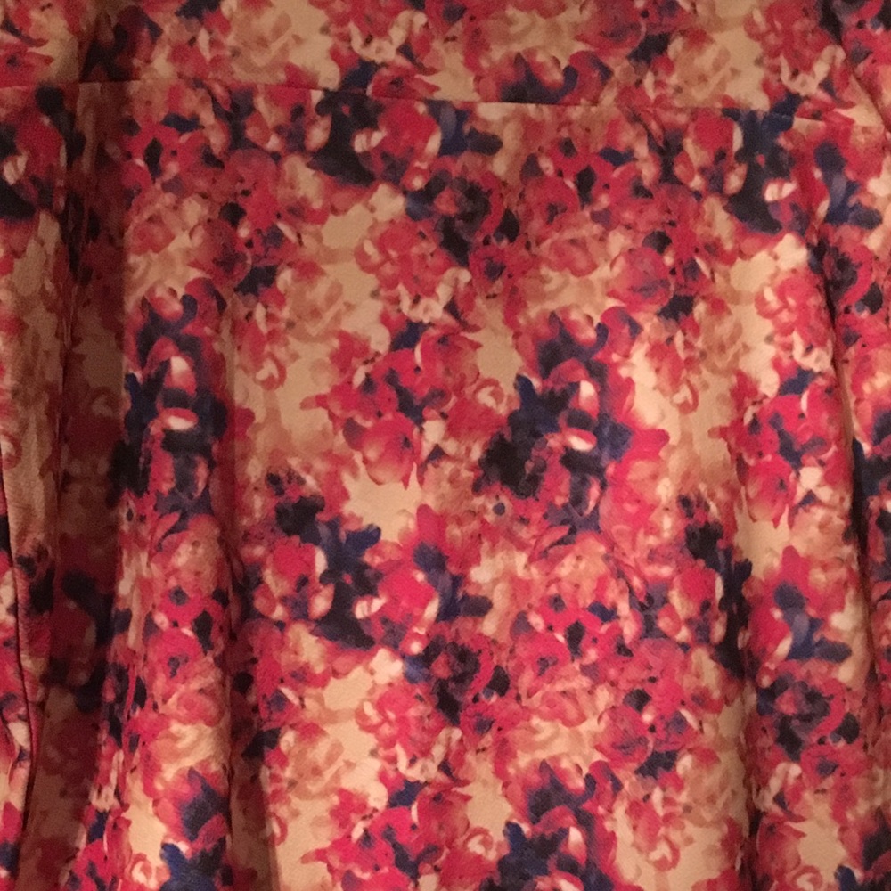 Lularoe Cassie skirt, NWT yellow floral pencil